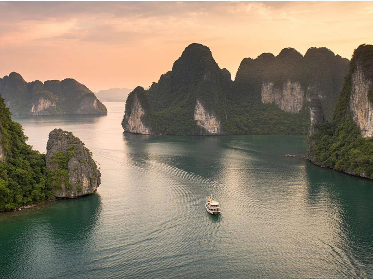 Cruise in Ha Long Bay