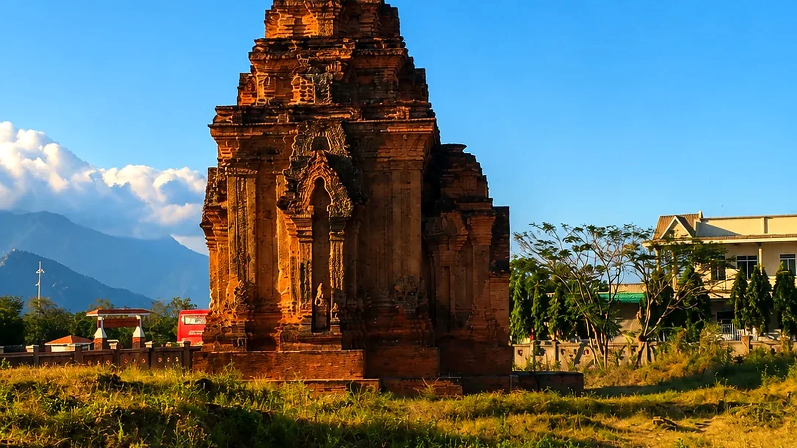 Vietnam from sea to empire
